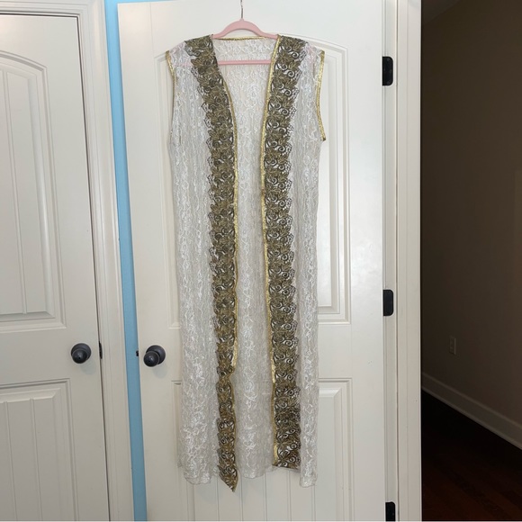 Elegant Morrocan, kaftan gown, white embroidered with gold, trim, dress and vest - Picture 10 of 14